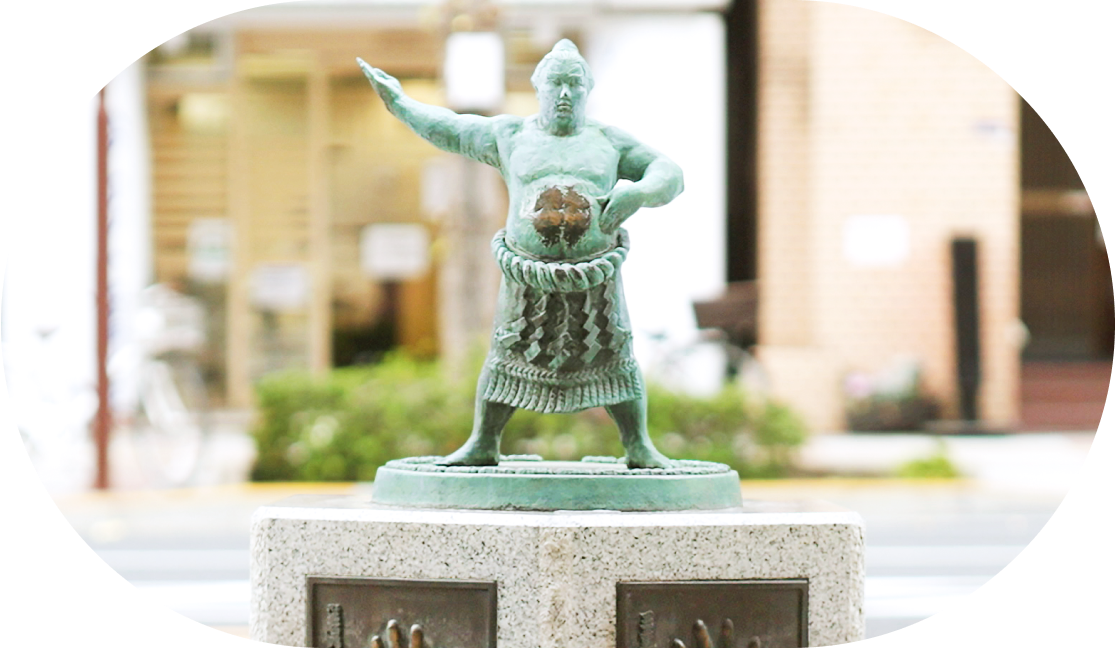 Picture of "Ryogoku Statue of Rikishi"